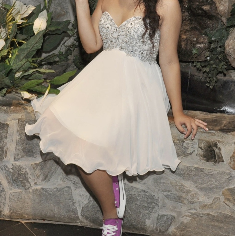 Short white dress